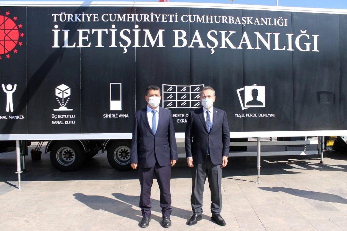 Aydın Valisi Aksoy, Cumhurbaşkanlığı İletişim Başkanlığı Dijital Tırını ziyaret etti