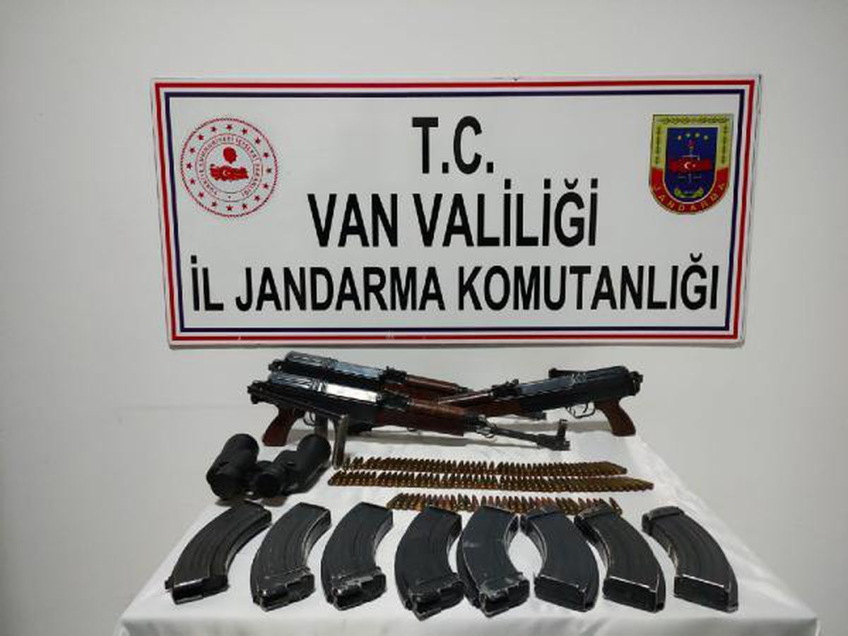 Van\'da 10 kilo C-4 patlayıcı ve silahlar ele geçirildi (2)
