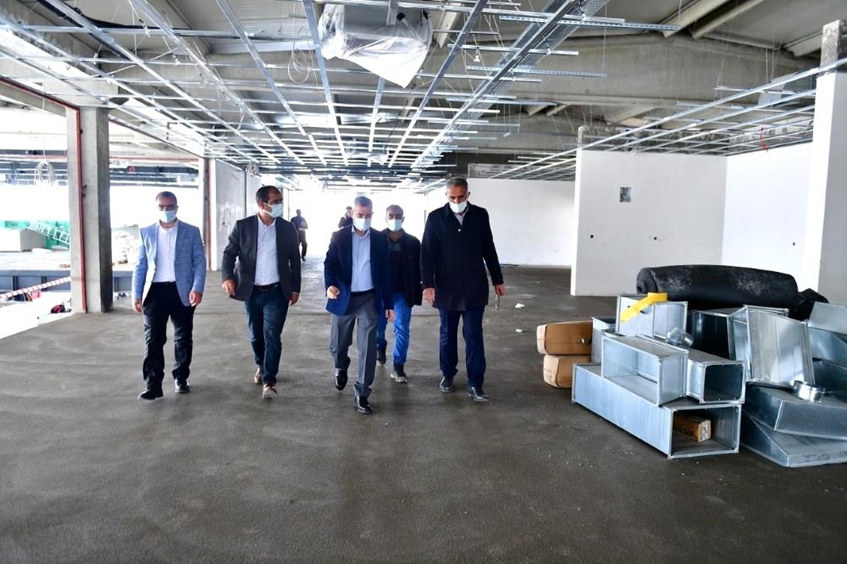 Yeşilyurt\'ta Çilesiz Semt Pazarı ve Yaşam Merkezi inşaatı hızla yükseliyor