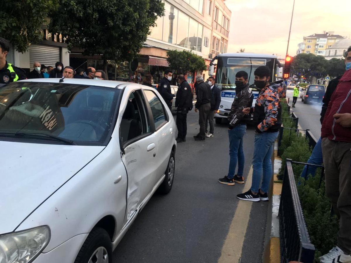 Yolcu otobüsü ile otomobil çarpıştı: 1 yaralı