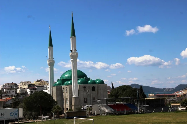 8 yıldır tamamlanamayan cami bölge halkını çileden çıkardı