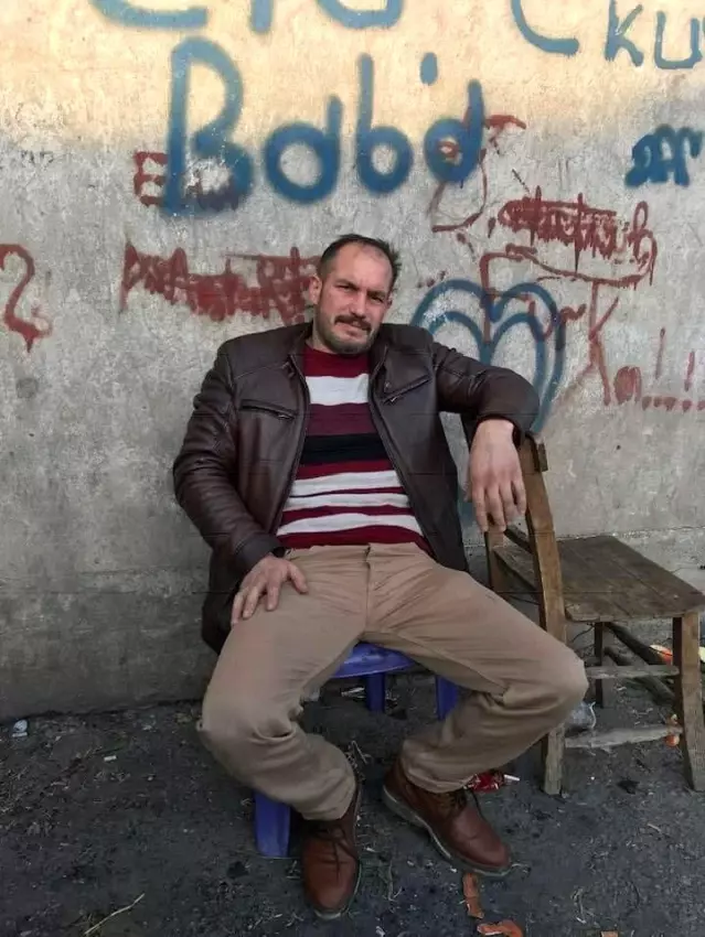 Barışmak için çağırdığı arkadaşını 3 el ateş ederek öldürdü Barışmak için çağırdığı arkadaşını 3 el ateş ederek öldürdü