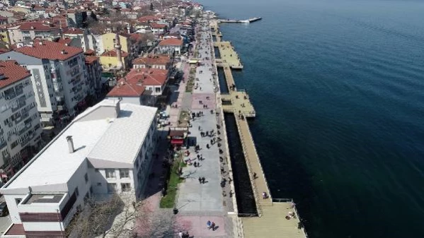 BURSA Bursa'nın sahil ve caddelerinde 'kısıtlamasız hafta sonu' kalabalığı
