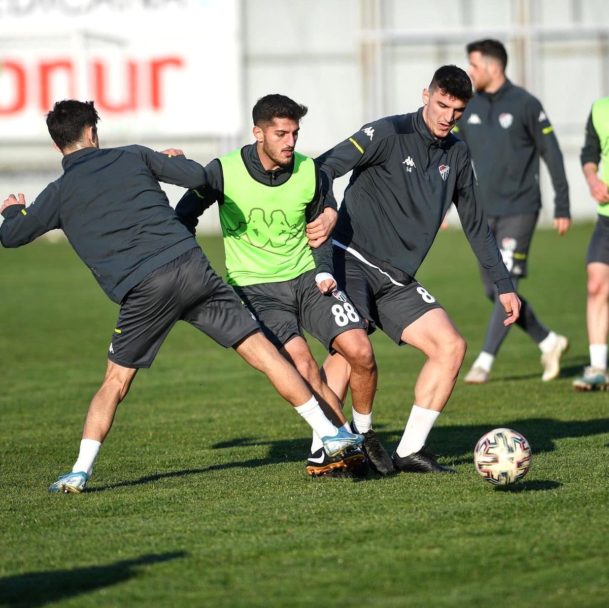 Bursaspor günü çift antrenmanla tamamladı