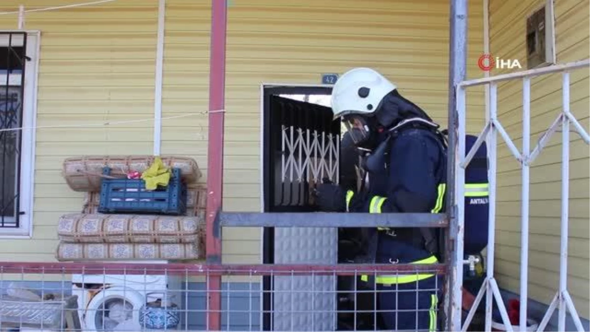 Çamaşır makinesinden çıkan yangın evi küle çevirdi