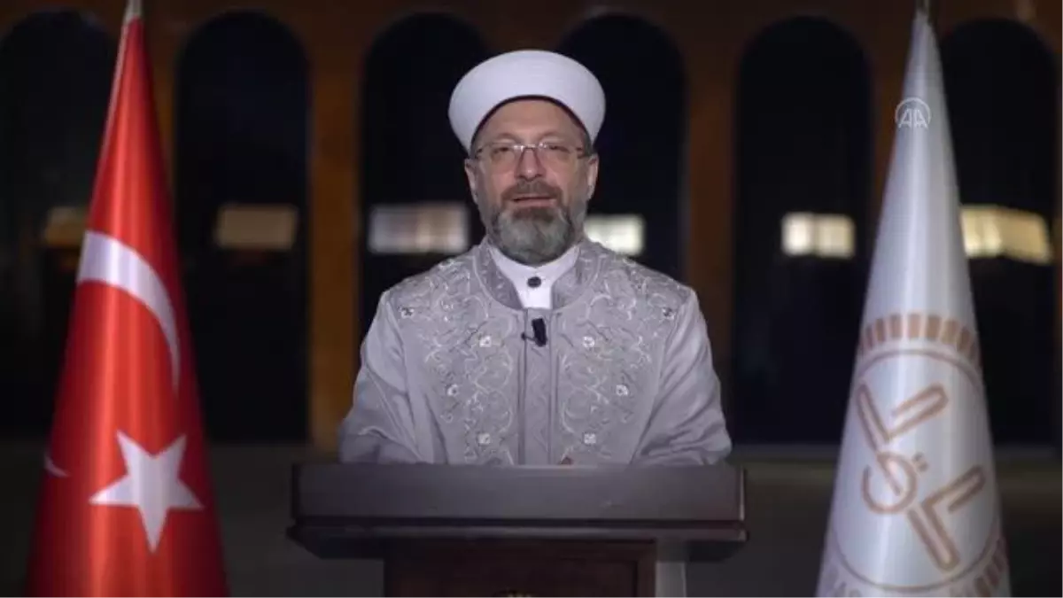 Diyanet İşleri Başkanı Erbaş İslam aleminin Berat Kandili\'ni tebrik etti