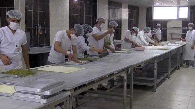 Evde yapt��� tatl�lar be�enilince imalathane kurdu, 7 ilde 18 �ube a�t�