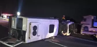 İşçi servisi ve hafif ticari araç çarpıştı: 8 yaralı