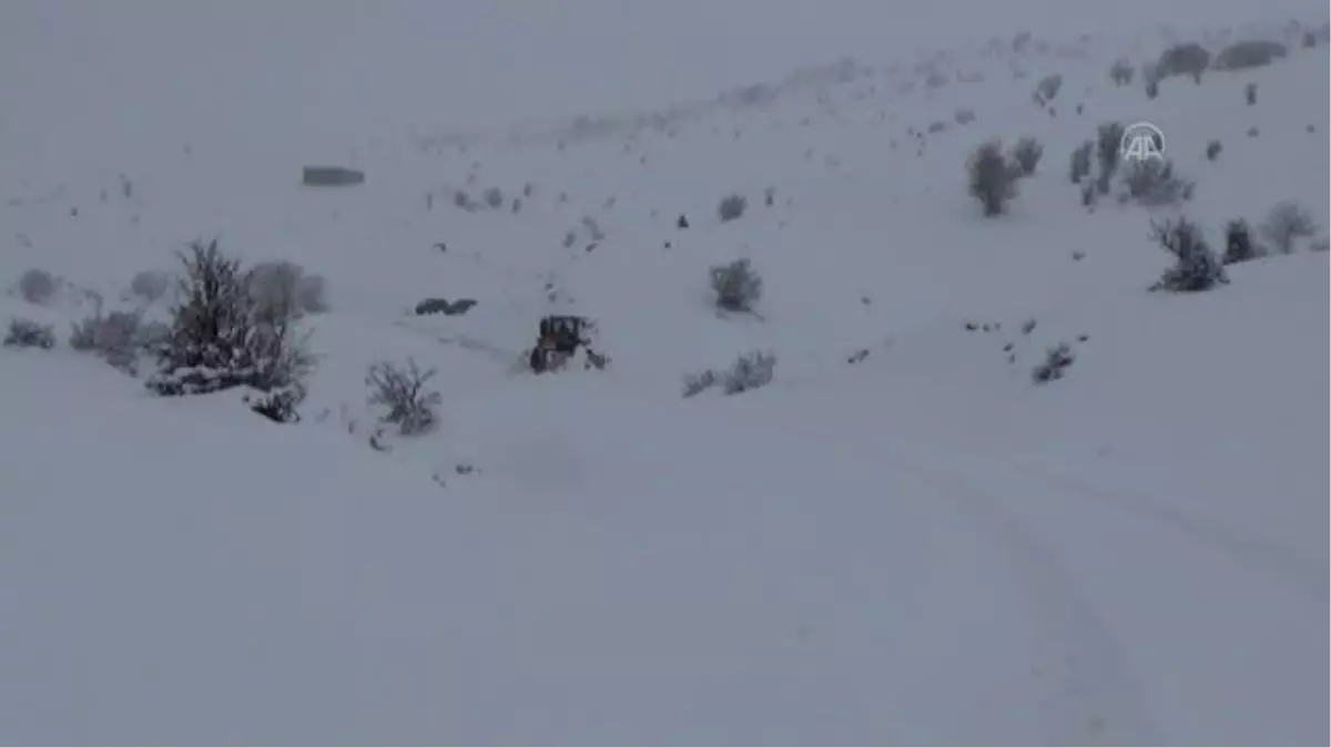 Kar yağışı ulaşımı olumsuz etkiledi