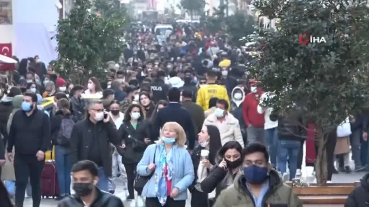 Kısıtlama öncesi İstiklal Caddesi\'nde insan seli