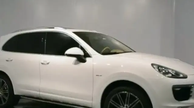 Lüks aracın fiyatını gören aradı! 2 saatte binlerce liralık vurgun yaptılar Lüks aracın fiyatını gören aradı! 2 saatte binlerce liralık vurgun yaptılar