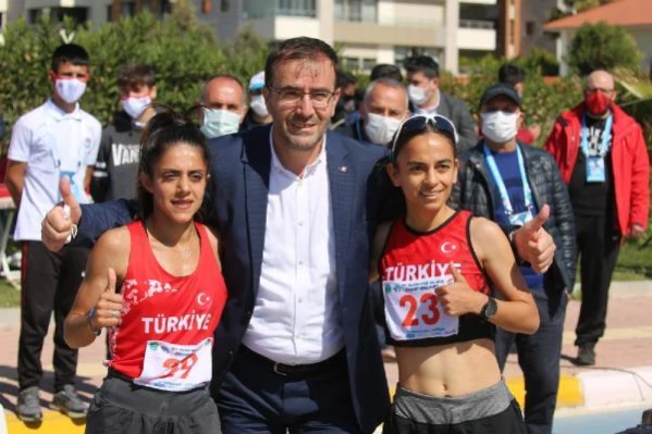 Milli atlet Ayşe Tekdal'dan kota, Meryem Bekmez'den rekor