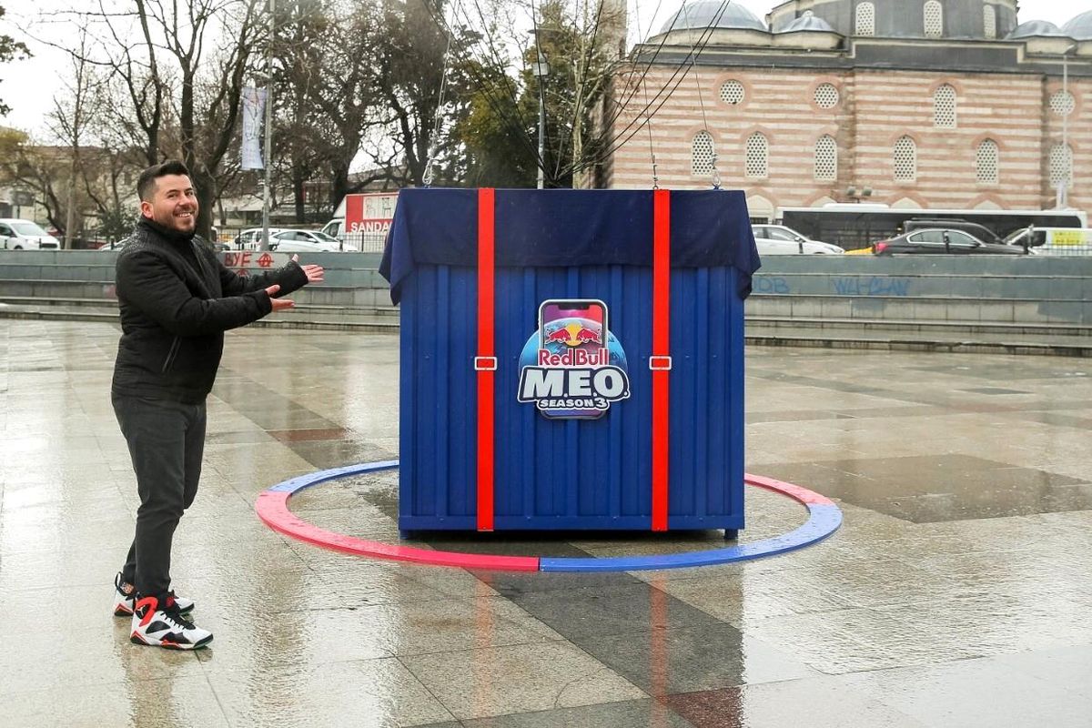 Red Bull M.E.O. için Air Drop Beşiktaş\'a indi
