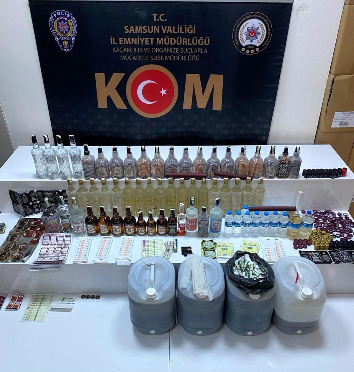 Samsun\'da sahte içki malzemeleri ele geçirildi