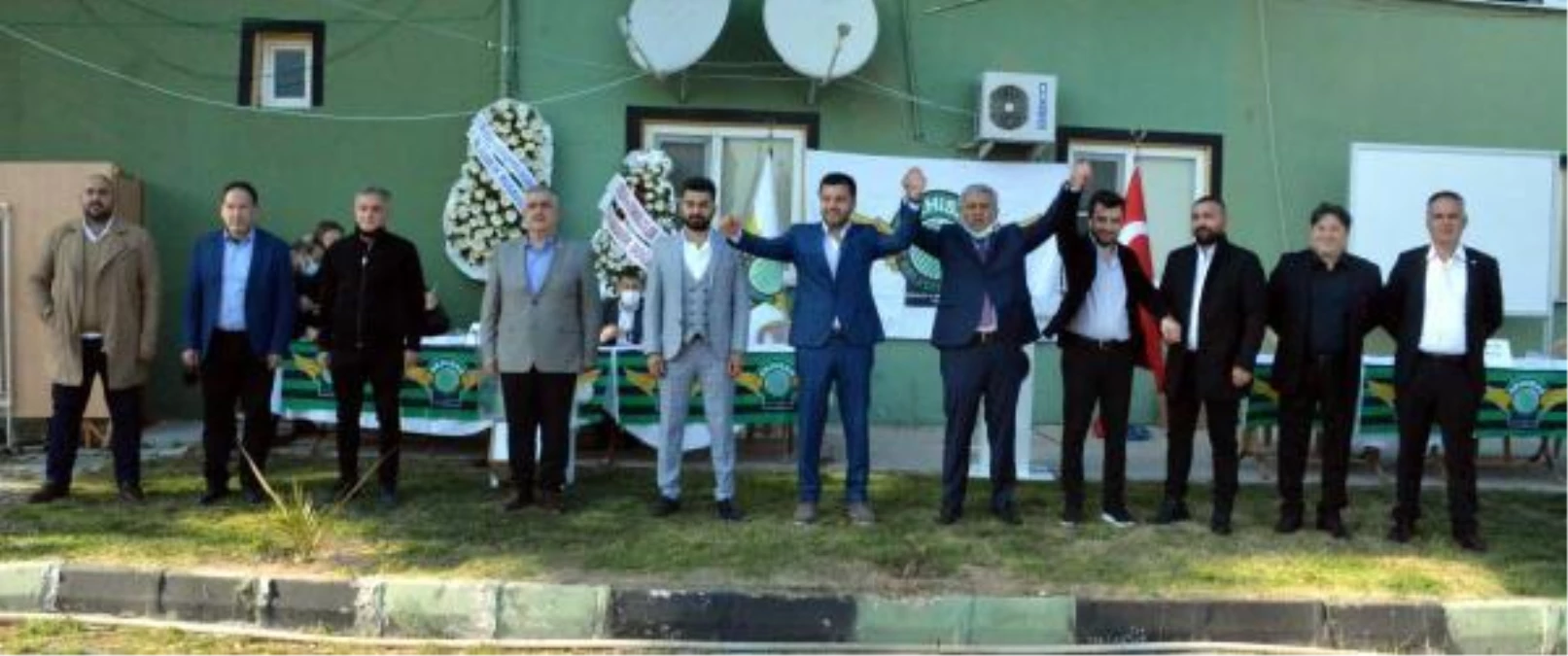 Akhisarspor\'da kulüp başkanlığına Evren Özbey seçildi