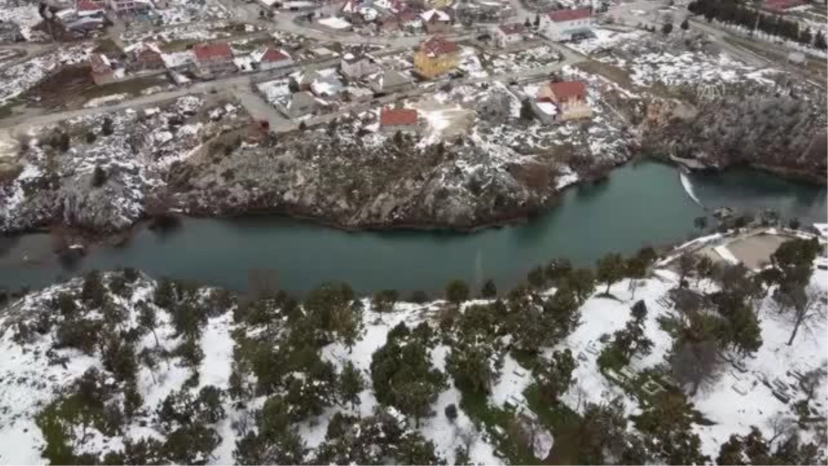 Beyşehir\'de eriyen kar suları, ekili alanları suyla doldurdu
