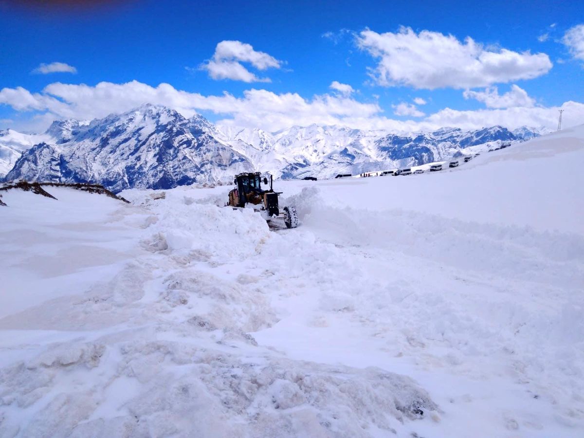 Hakkari\'de 36 yerleşim yolu ulaşıma açıldı
