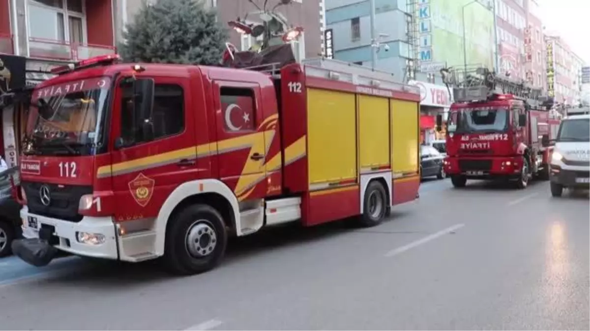 ISPARTA -Halatı koparak beton zemine düşen yük asansörünün içindeki iki kişi yaralandı