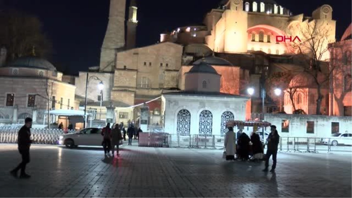 İSTANBUL-AYASOFYA CAMİİ\'NDE 87 YIL SONRA BERAT KANDİLİ HEYECANI