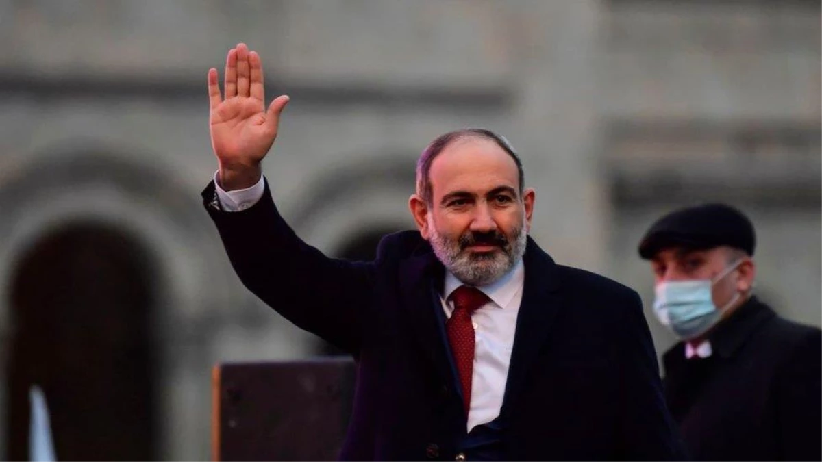 Nikol Paşinyan: Siyasi kriz yaşayan Ermenistan\'da Başbakan Paşinyan, Nisan ayında istifa edeceğini açıkladı