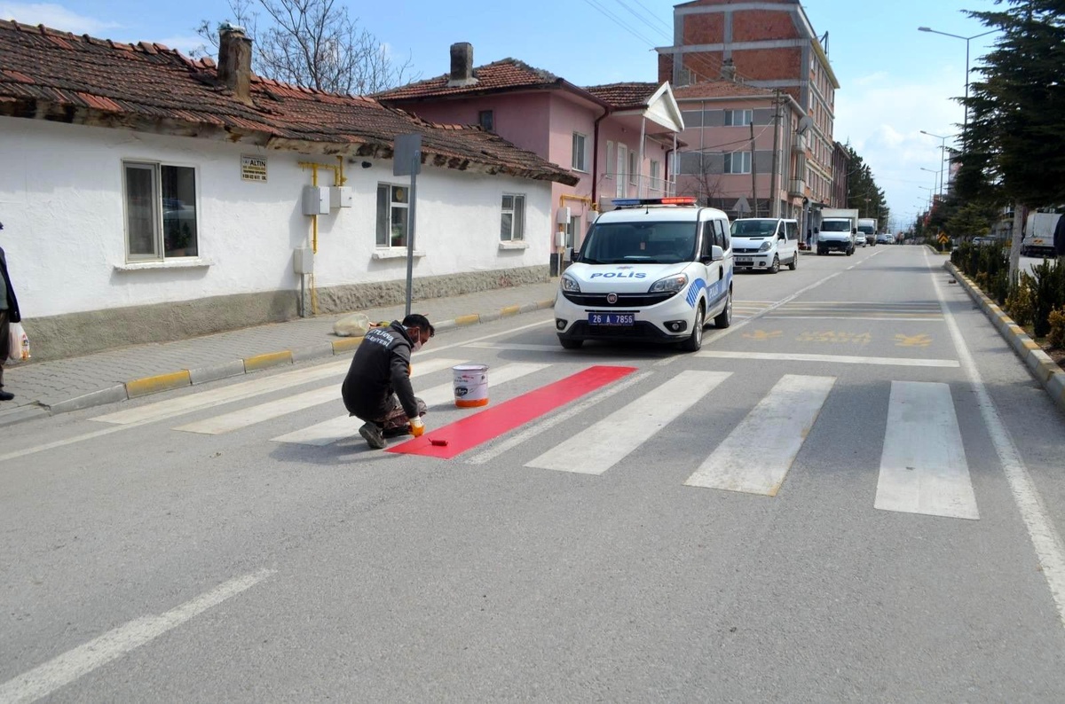 \'30 Mart\'ta Kırmızı Çizgimizi Çekiyoruz\' uygulaması Beylikova\'da da gerçekleştirildi