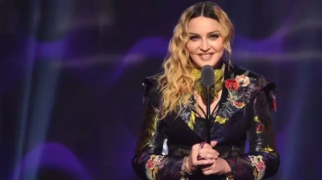 62 yaşındaki Madonna kabak çiçeği gibi açıldı! İç çamaşırlı pozlarının her biri ayrı bomba 62 yaşındaki Madonna kabak çiçeği gibi açıldı! İç çamaşırlı pozlarının her biri ayrı bomba