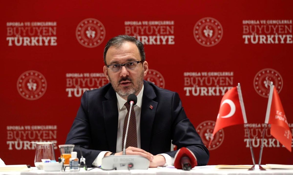Bakan Kasapoğlu\'ndan İrem Karamete\'ye tebrik