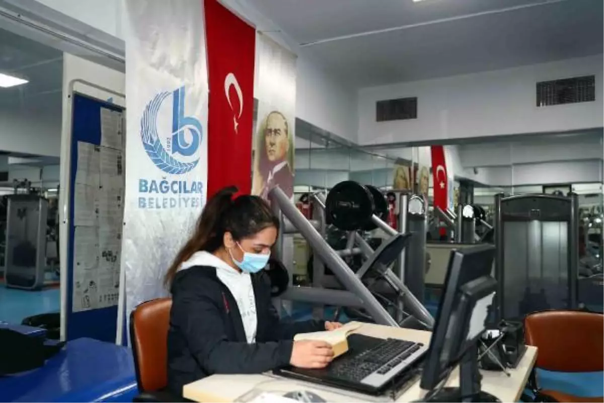 Bağcılar Belediyesinden 15 dakikalık kitap okuma etkinliği