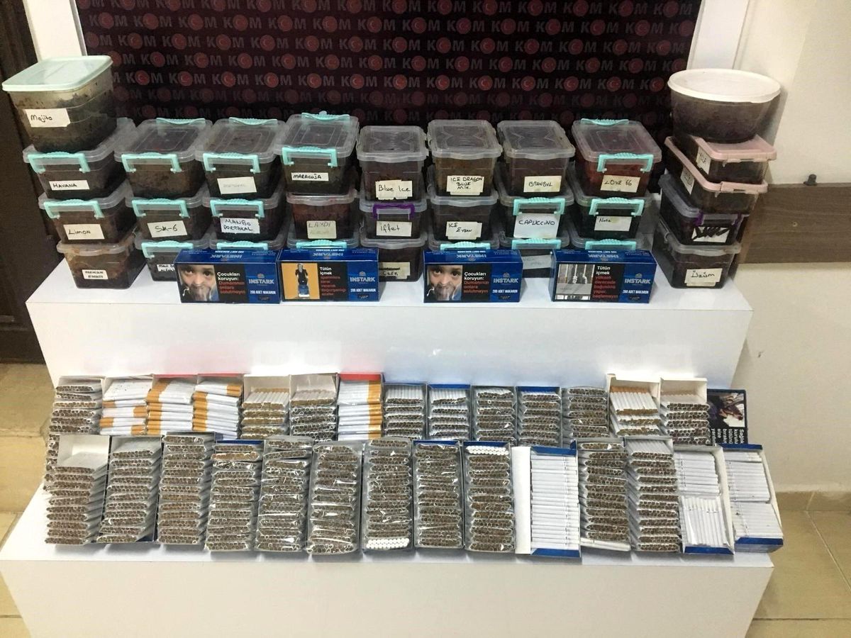 Didim\'de 25 kilogram kaçak tütün ele geçirildi