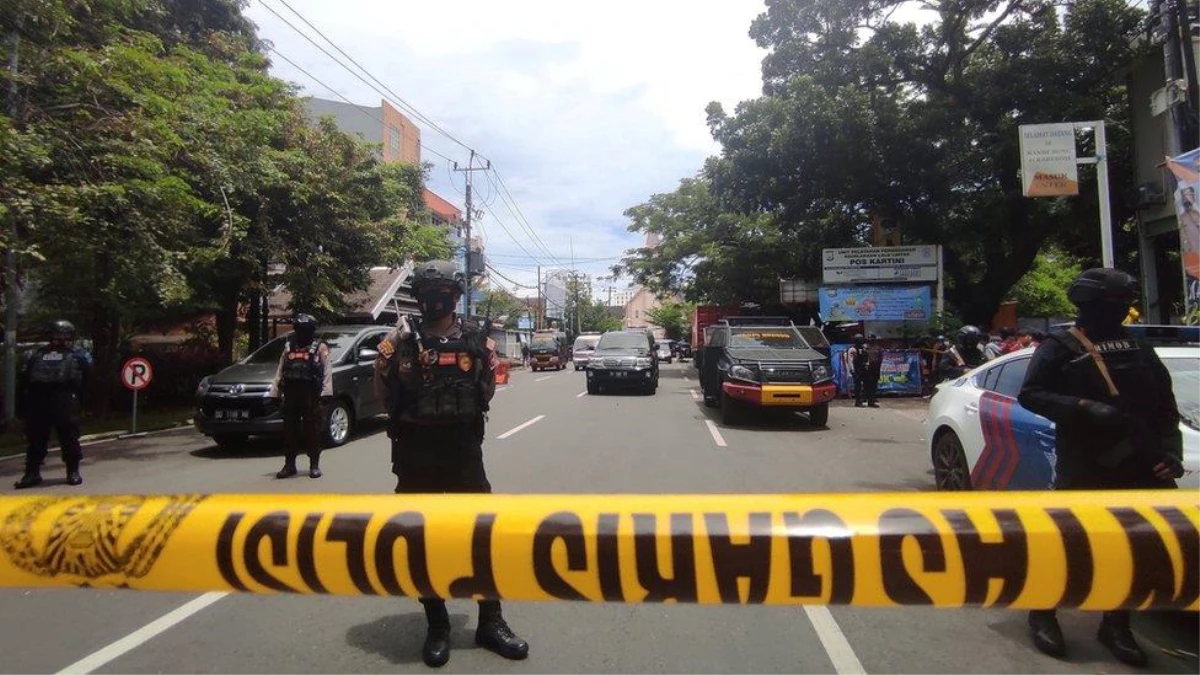 Endonezya\'da kiliseye saldırı düzenlendi, en az 14 kişi yaralandı
