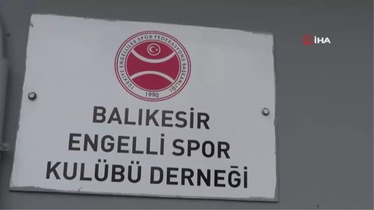 Engelleri sanat ile aşıyorlar