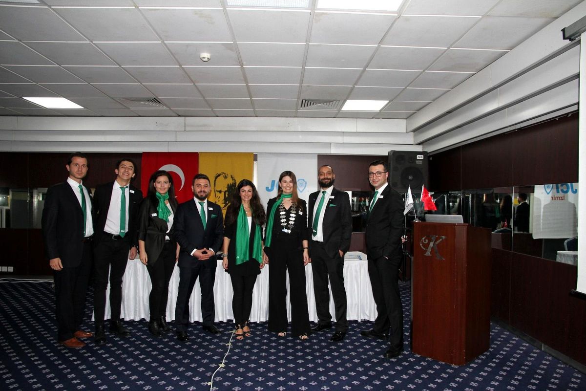 Genç girişimciler, kadın başkanla "Devam" dedi