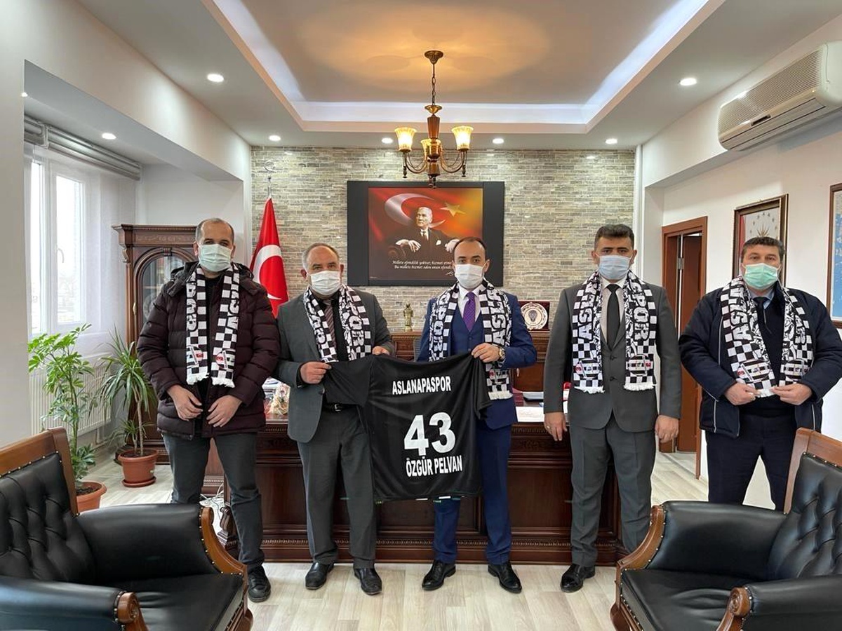 Kaymakam Pelvan: "Aslanapaspor\'un başarısı için çalışacağız"