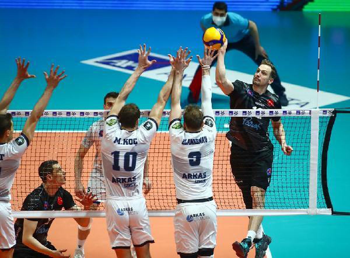 Kupa Voley\'de ikinci finalist Halbank oldu