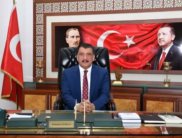 Malatya Büyükşehir Belediye Başkanı Selahattin Gürkan: Hizmet destanı yazmaya devam edeceğiz Malatya Büyükşehir Belediye Başkanı Selahattin Gürkan: Hizmet destanı yazmaya devam edeceğiz