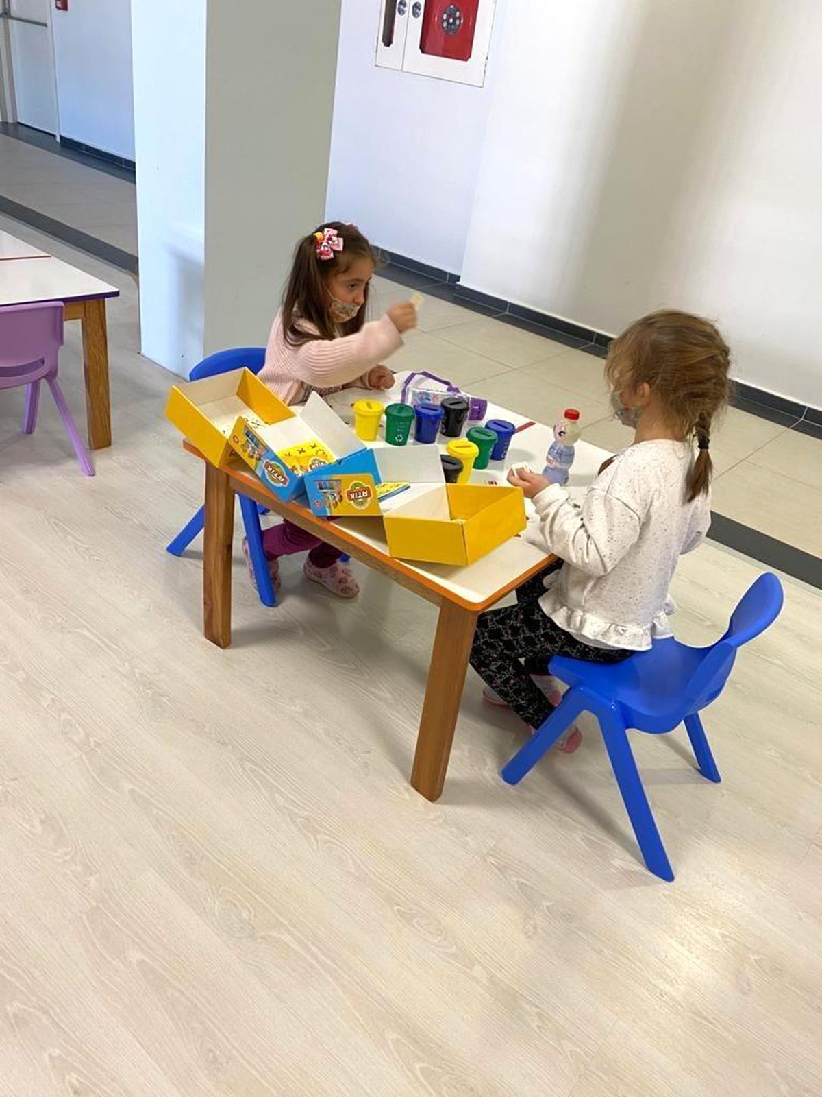 Okullara atık ayrıştırma oyun seti dağıtıldı