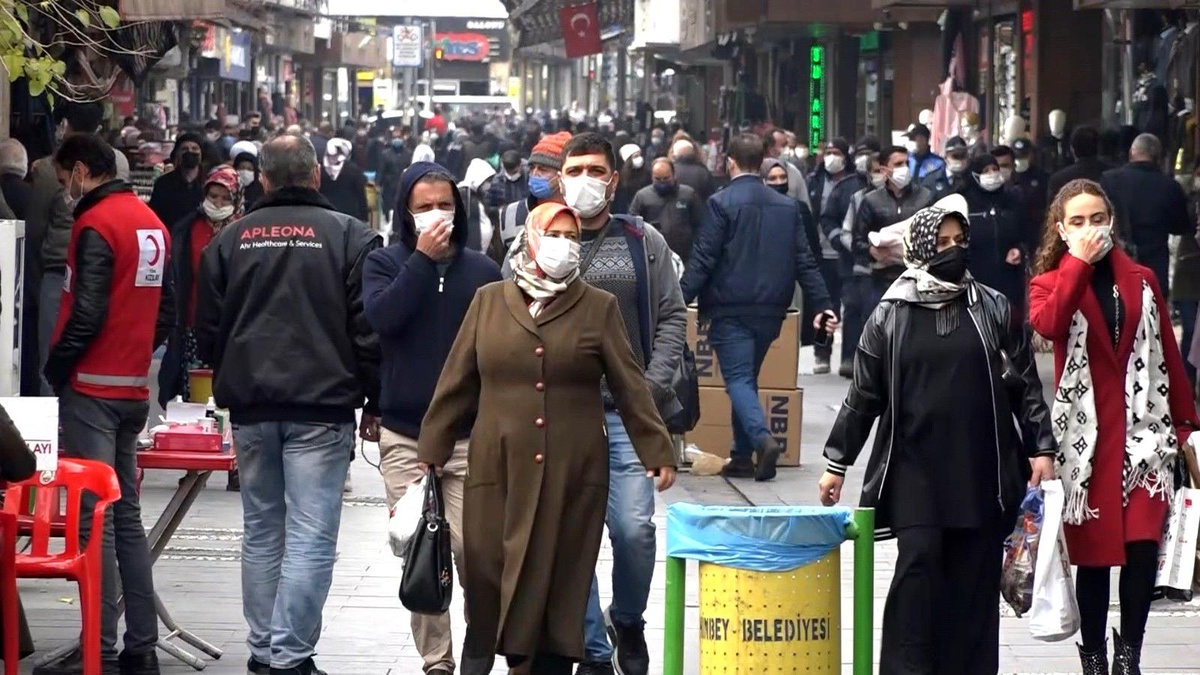 Pandemi kurallarına uymayan 13 kişiye 11 bin 700 lira ceza