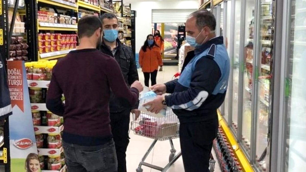 Şanlıurfa\'da kurallara uymayan 108 kişiye para cezası