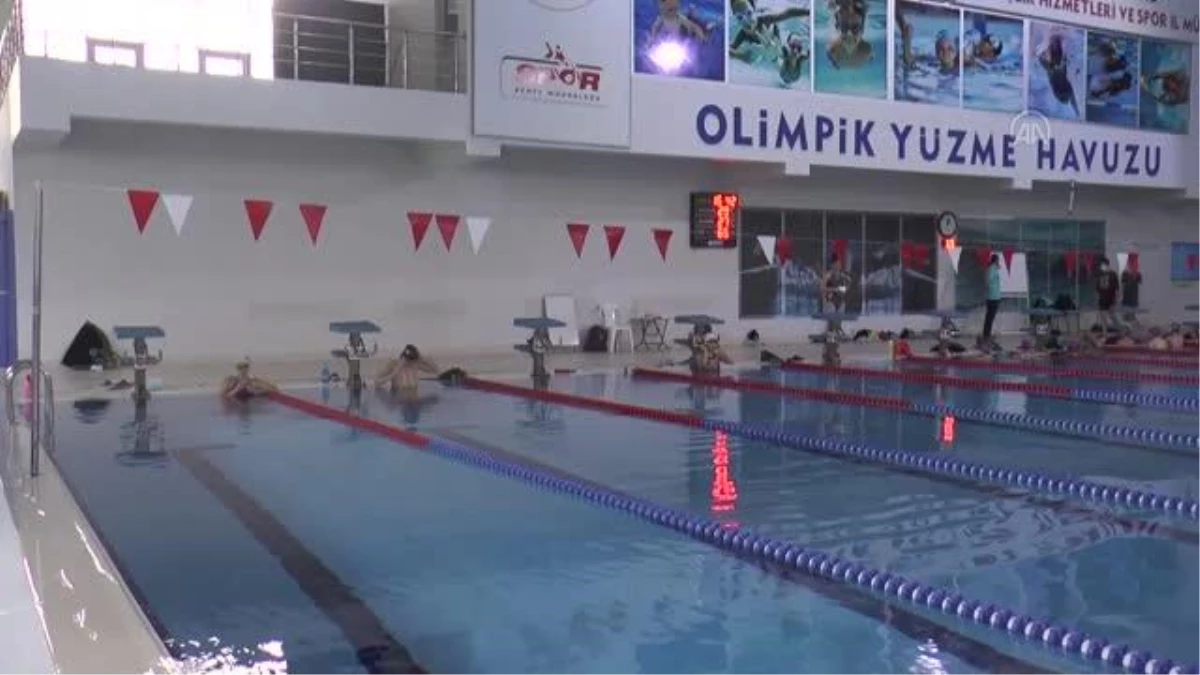 Su altından iki Türkiye rekoru çıkaran Sude Fidan, gözünü dünya şampiyonasına dikti