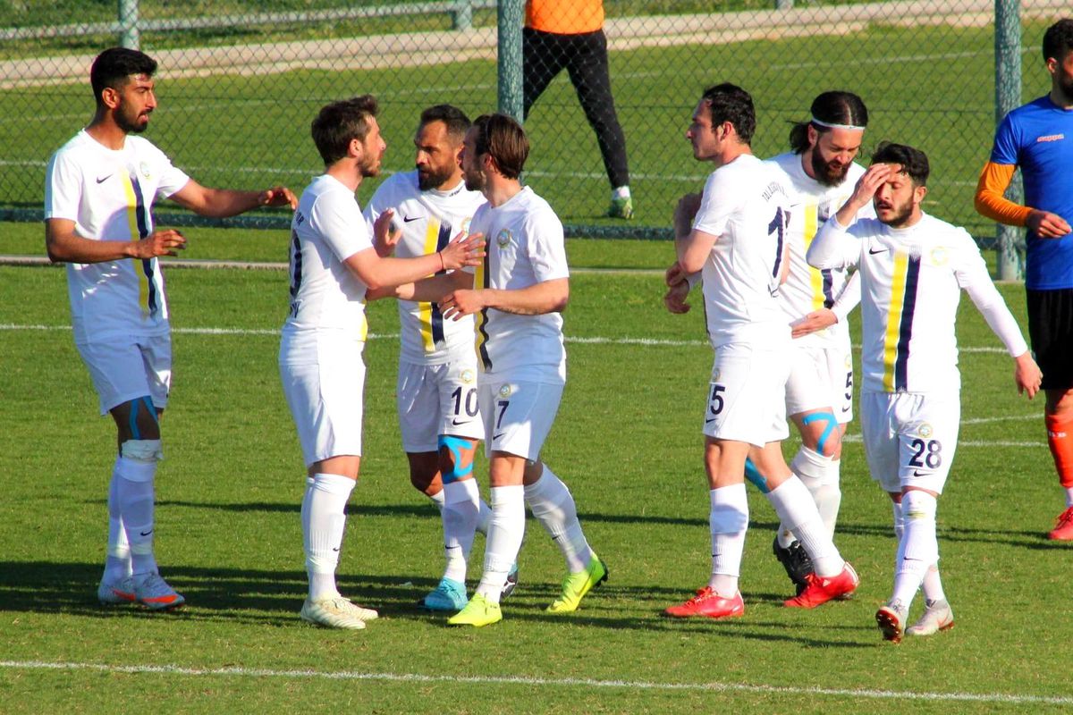 Talasgücü Belediyespor 4\'de 4 yaptı