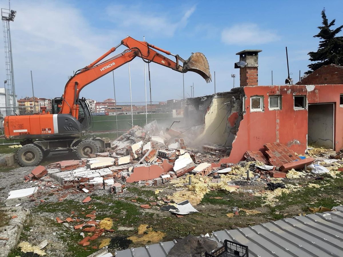 Türkeli İlçe Stadı\'nda çalışmalar başladı