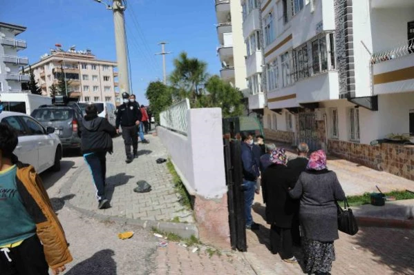 16 yaşındaki genç kız, 5 katlı binanın çatısından atlayarak yaşamına son verdi