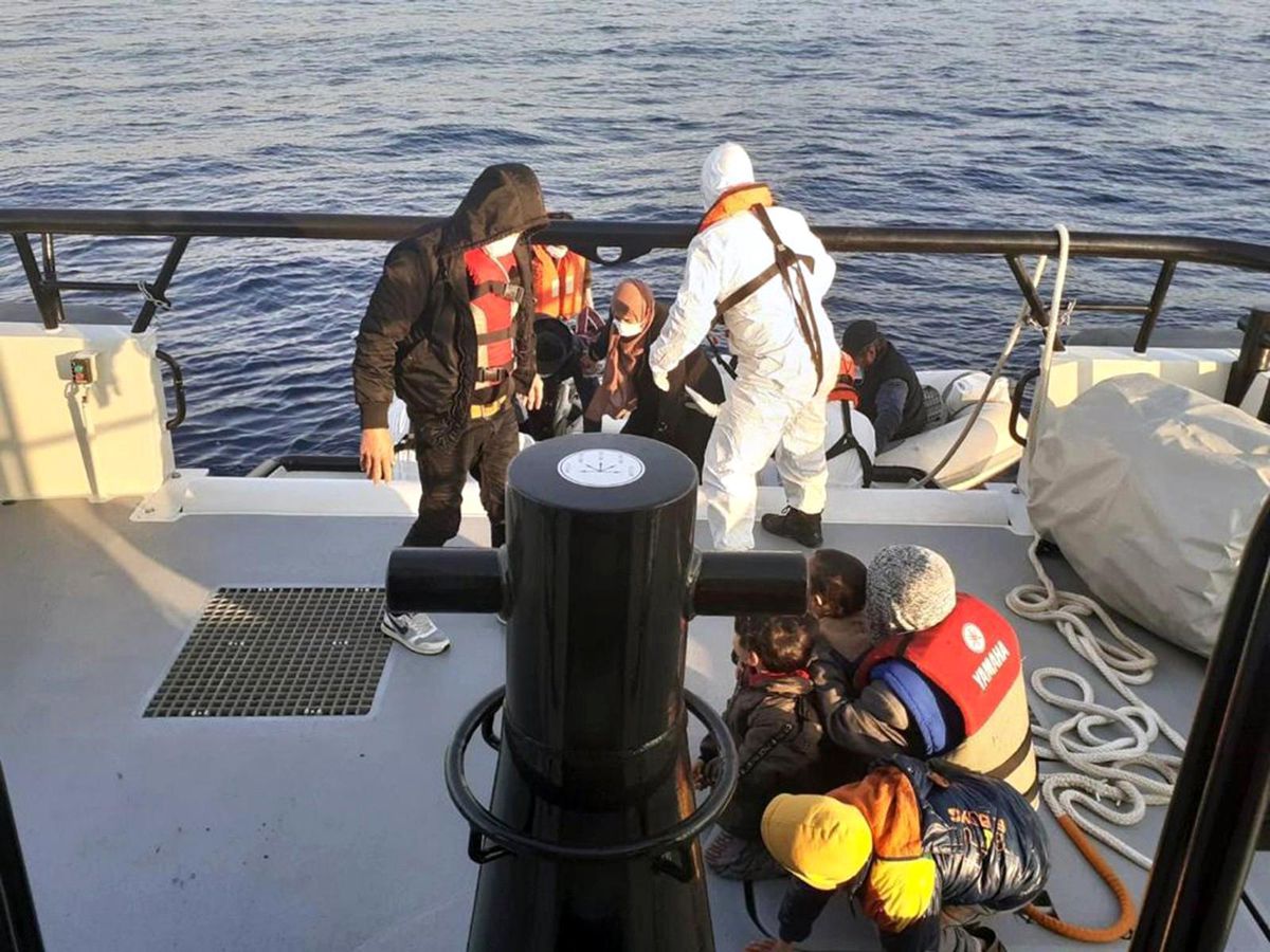 Muğla\'da 9 düzensiz göçmen kurtarıldı