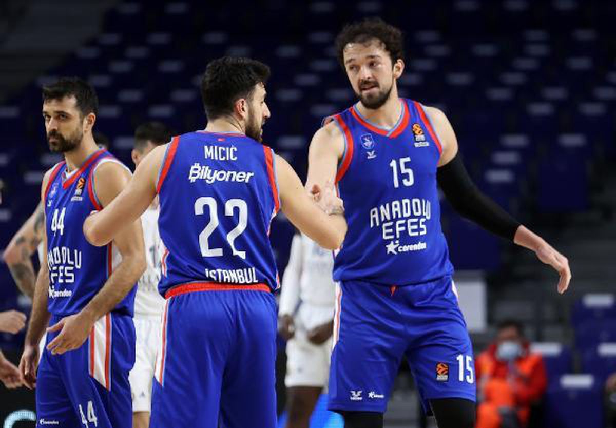 Anadolu Efes, Euroleague\'de Play-Off\'lara katılmayı garantiledi
