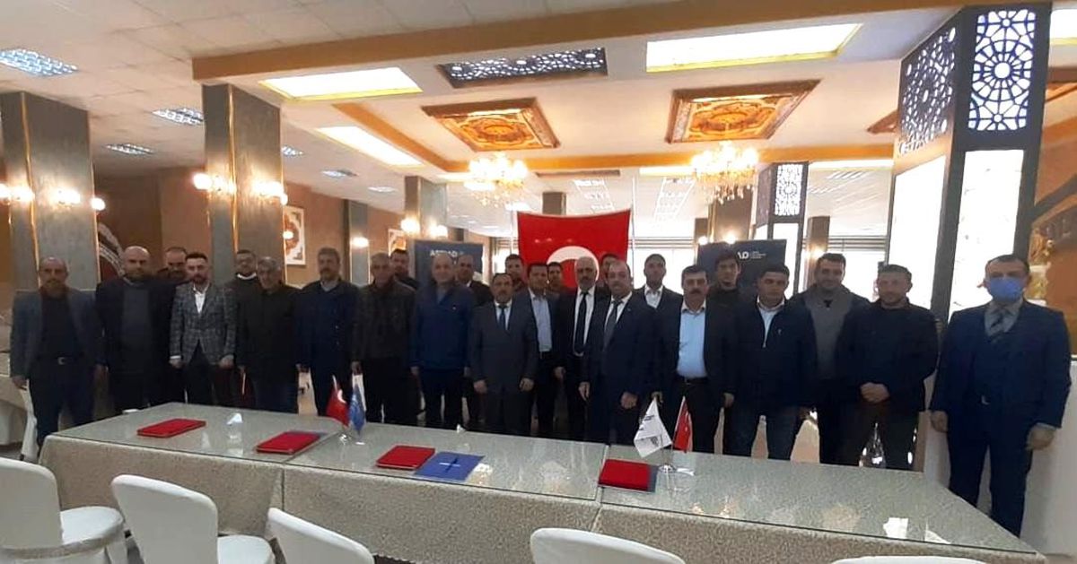 ASRİAD\'ta Aziz Özel güven tazeledi