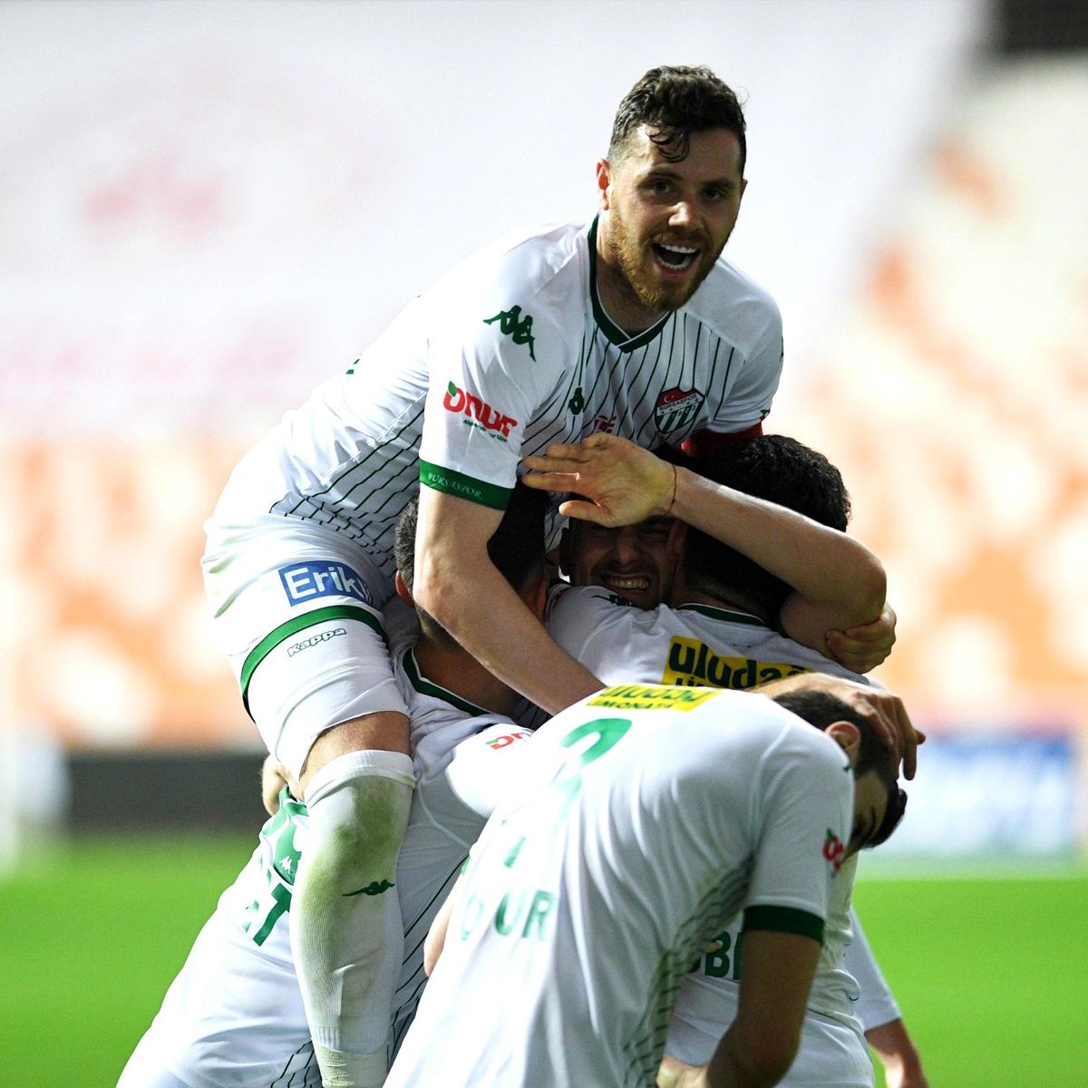 Bursaspor\'un son haftalardaki performansı dikkat çekici Şampiyonluk sezonunda 17 puan toplamıştı