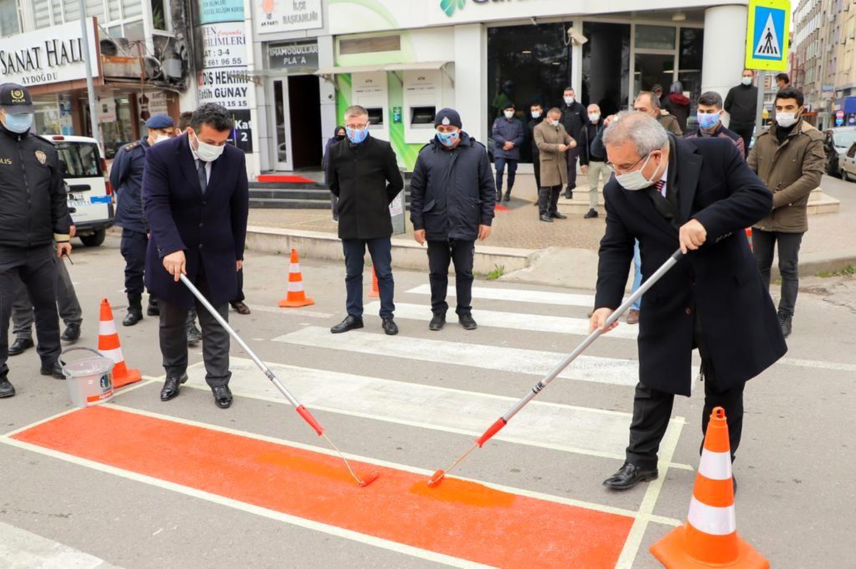 Çarşamba\'da "Yayalar Kırmızı Çizgimiz" uygulaması yapıldı