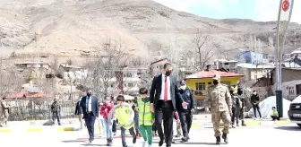 Çatak'ta 'Yaya Önceliği Kırmızı Çizgimizdir' etkinliği düzenlendi