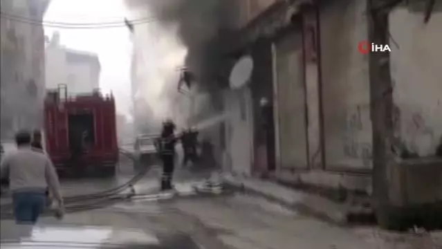 Hatay'da korkutan işyeri yangını Hatay'da korkutan işyeri yangını