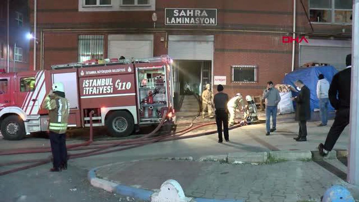 İSTANBUL-BAŞAKŞEHİR\'DE SANAYİ SİTESİNDE YANGIN